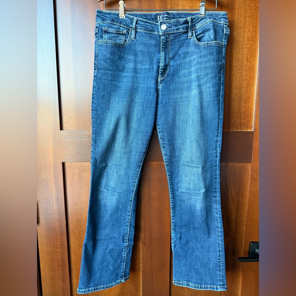 Women’s Gap Crop Kick Jeans Size 12/31